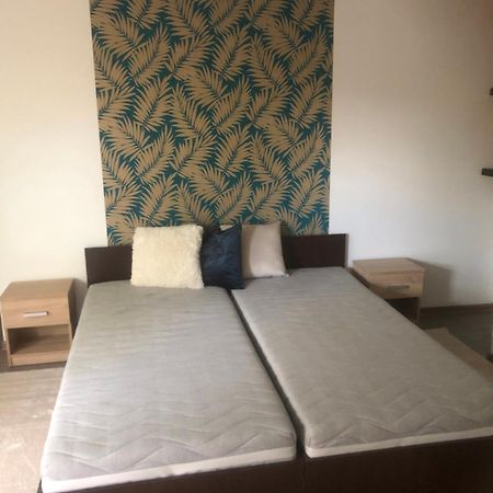 Agi Fogado Appartement Kisujszallas Buitenkant foto
