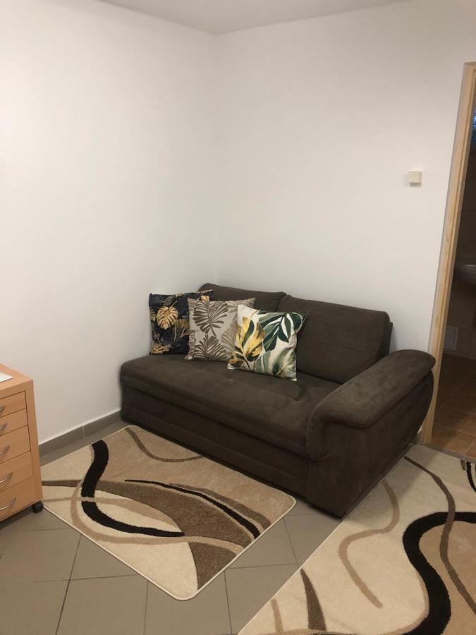 Agi Fogado Appartement Kisujszallas Buitenkant foto