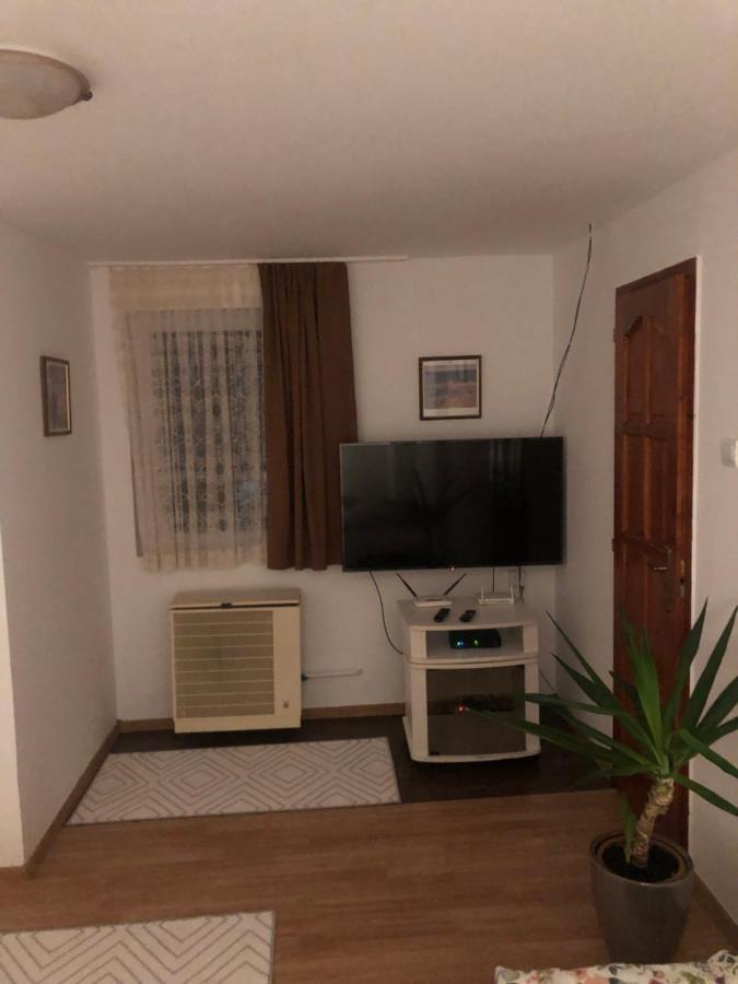 Agi Fogado Appartement Kisujszallas Buitenkant foto